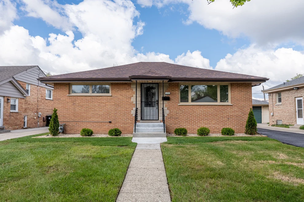 Unit for sale at 2234 S 18th Avenue, Broadview, IL 60155