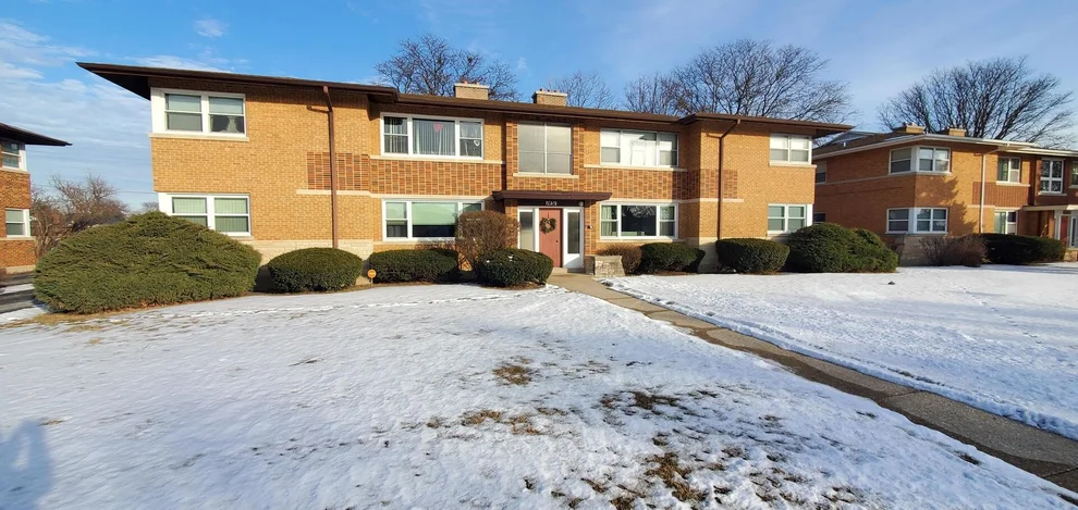 Unit for sale at 1431 Balmoral Avenue, Westchester, IL 60154