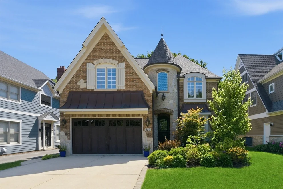 Unit for sale at 329 S KENMORE Avenue, Elmhurst, IL 60126