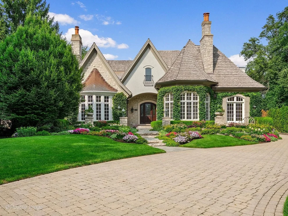 Unit for sale at 909 Cleveland Road, Hinsdale, IL 60521