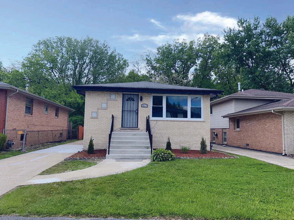 Unit for sale at 18137 Ravisloe Terrace, Country Club Hills, IL 60478
