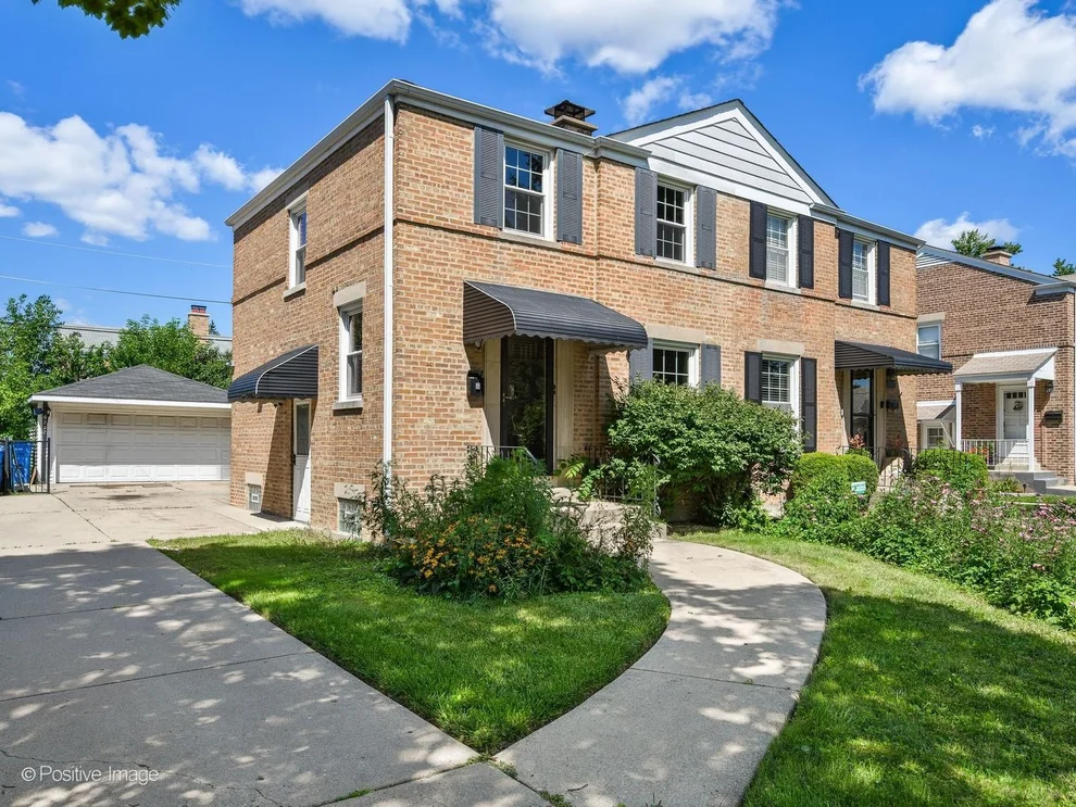 Unit for sale at 6232 W Byron Street, Chicago, IL 60634