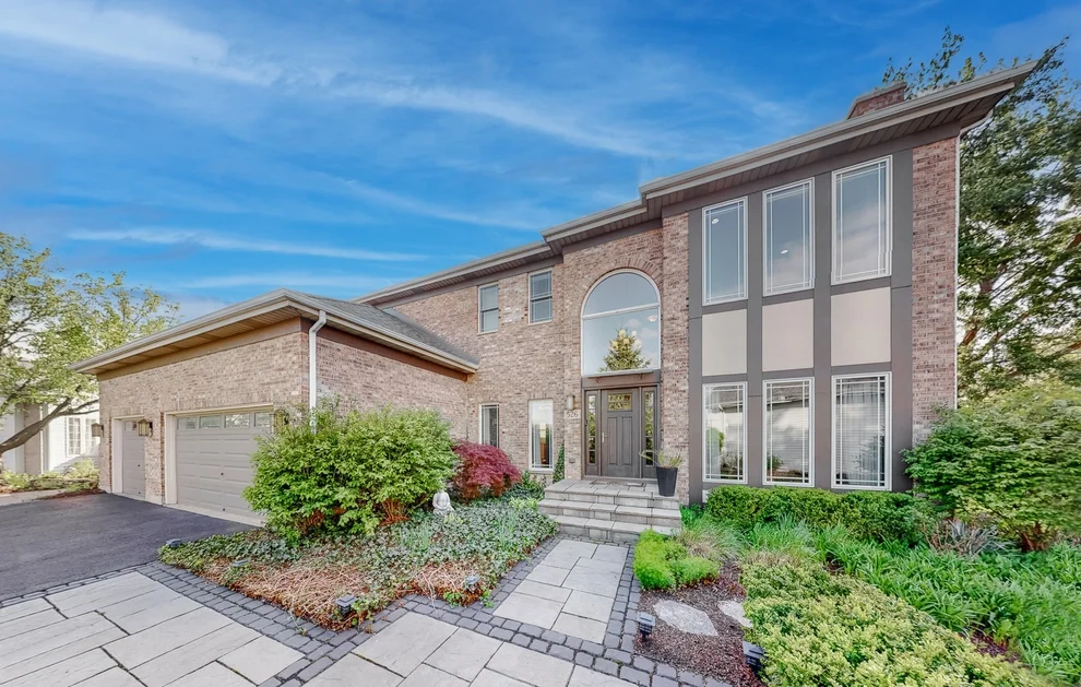 Unit for sale at 526 Spruce Lane, Lisle, IL 60532