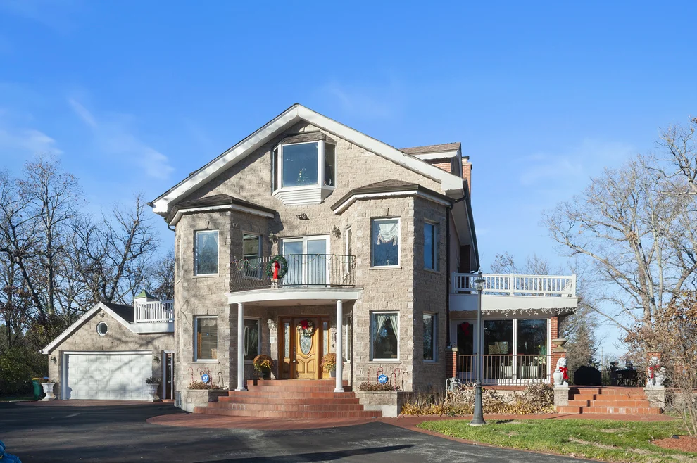 Unit for sale at 300 N BRADLEY Road, Lake Forest, IL 60048