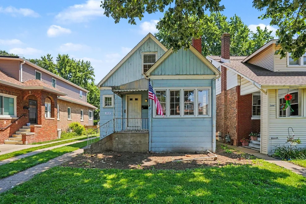Unit for sale at 3437 Oak Avenue, Brookfield, IL 60513