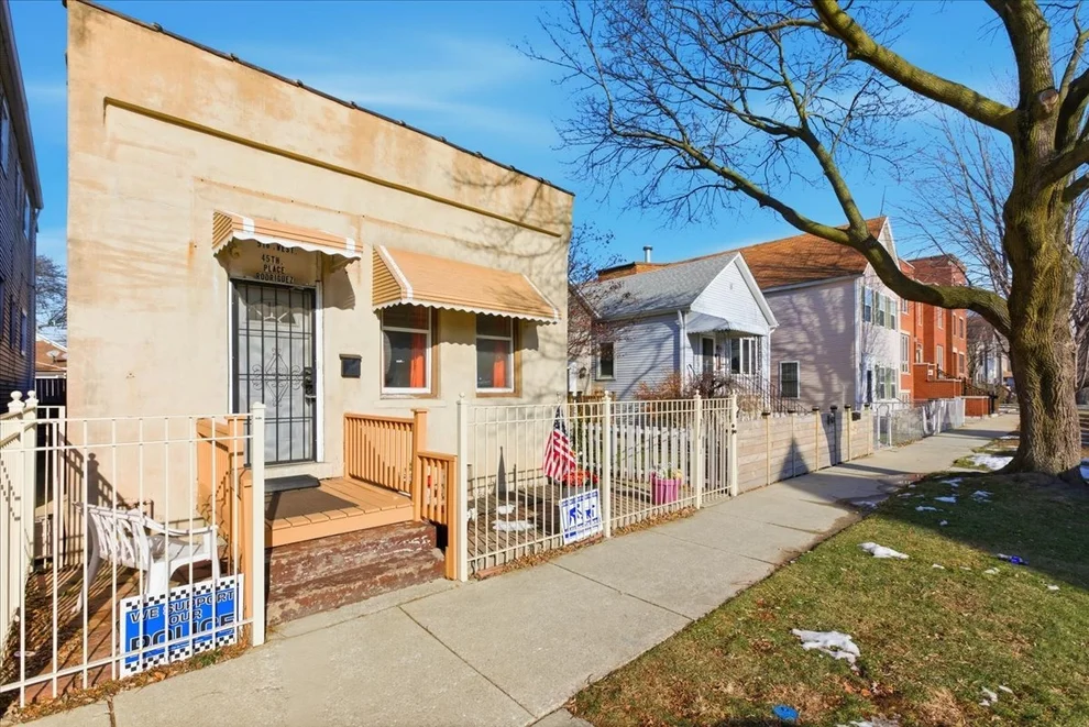 Unit for sale at 516 W 45th Place, Chicago, IL 60609