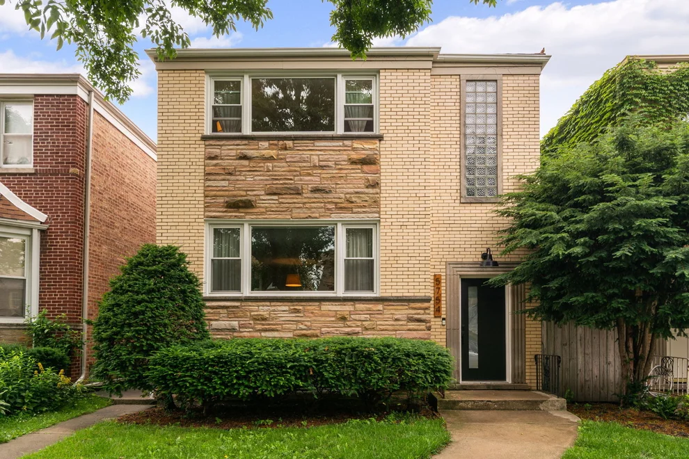 Unit for sale at 5754 N Christiana Avenue, Chicago, IL 60659