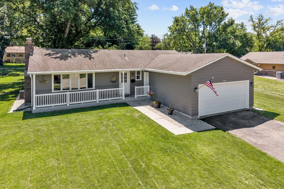 Unit for sale at 517 S Hubbard Street, Algonquin, IL 60102