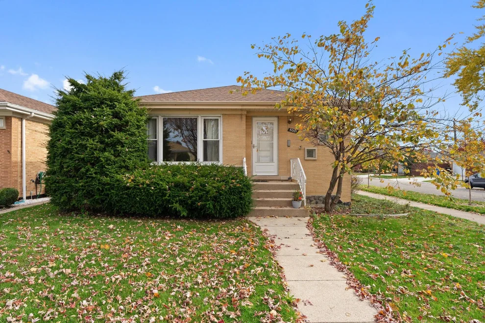 Unit for sale at 5001 N Neenah Avenue, Chicago, IL 60656