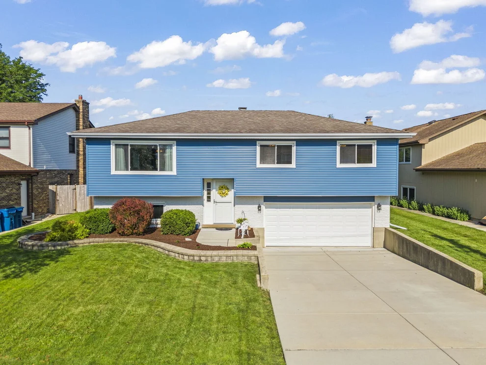 Unit for sale at 1219 N Itasca Road, Addison, IL 60101