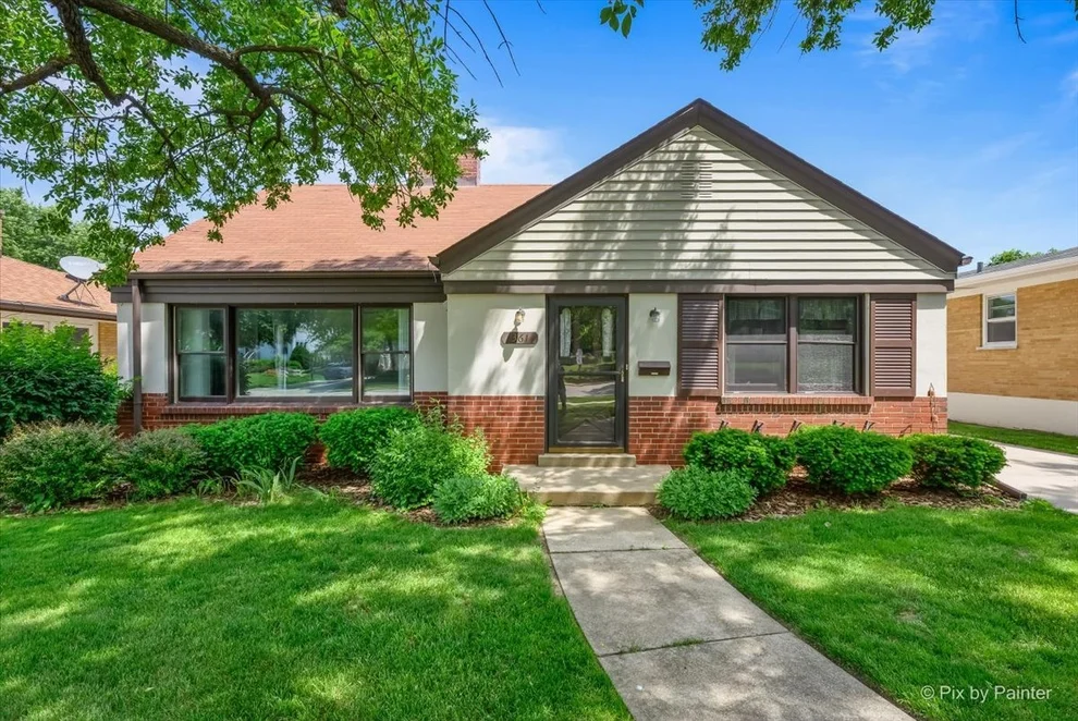 Unit for sale at 361 Bryant Avenue, Glen Ellyn, IL 60137