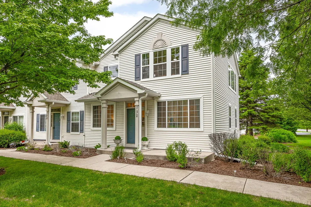 Unit for sale at 732 County Line Road, Aurora, IL 60502