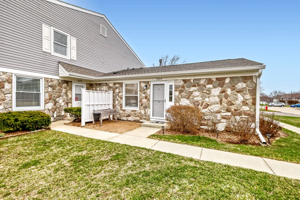 Unit for sale at 1064 Hampton Harbor, Schaumburg, IL 60193