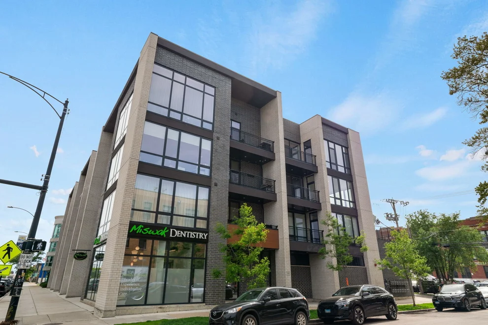 Unit for sale at 2405 W Iowa Street, Chicago, IL 60622