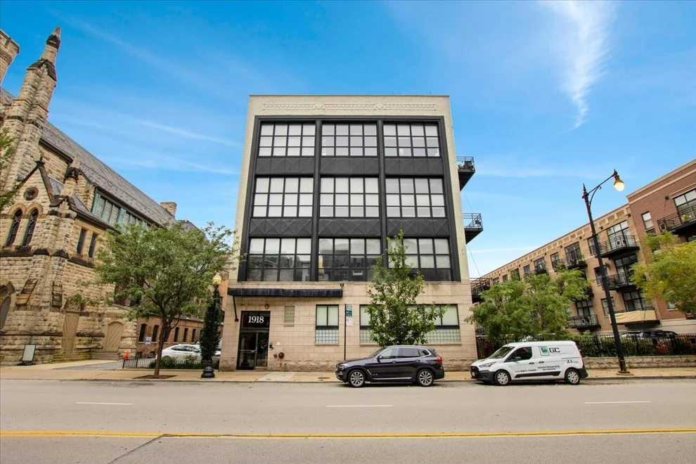 Unit for sale at 1918 S Michigan Avenue, Chicago, IL 60616