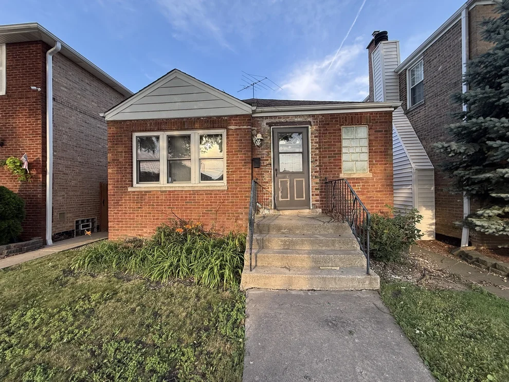 Unit for sale at 5643 S Newcastle Avenue, Chicago, IL 60638