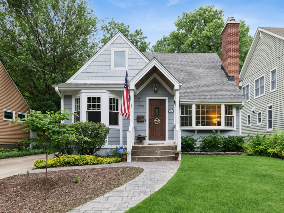 Unit for sale at 770 Highland Avenue, Glen Ellyn, IL 60137