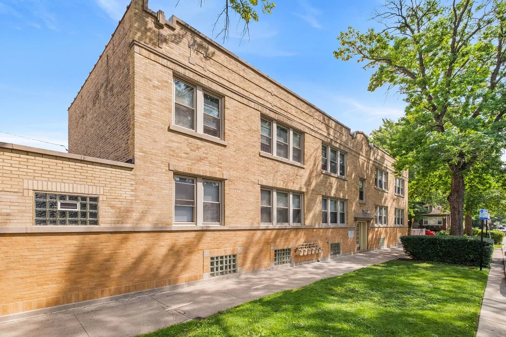 Unit for sale at 3904-3906 W Leland Avenue, Chicago, IL 60625