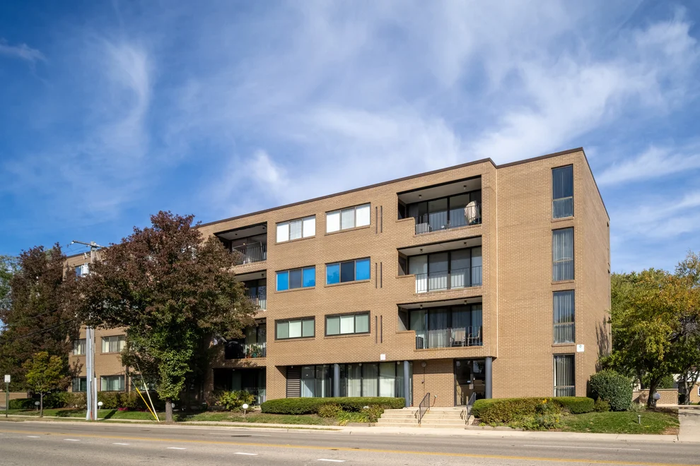 Unit for sale at 5406 Lincoln Avenue, Skokie, IL 60077
