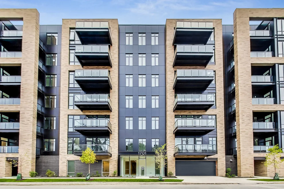 Unit for sale at 1701 W Webster Avenue, Chicago, IL 60614