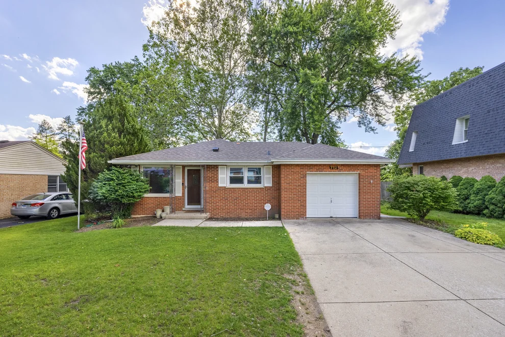 Unit for sale at 712 Spring Street, Roselle, IL 60172