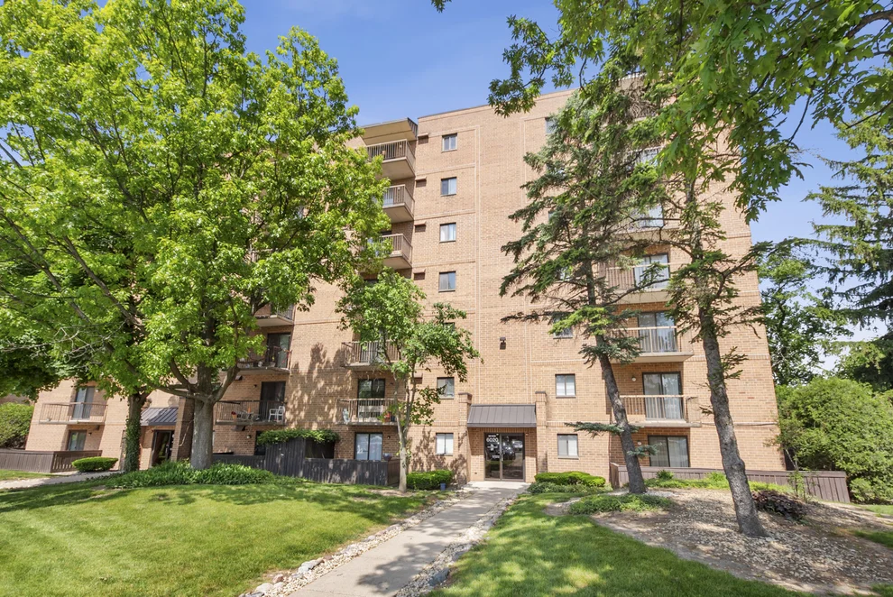 Unit for sale at 6020 Lake Bluff Drive, Tinley Park, IL 60477