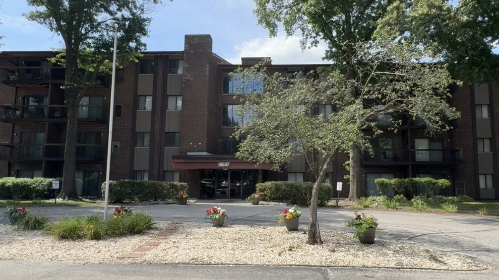 Unit for sale at 14647 Greenwood Road, Dolton, IL 60419