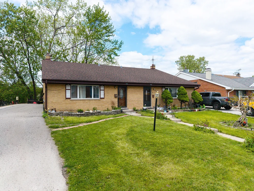 Unit for sale at 9476 Terrace Place, Des Plaines, IL 60016
