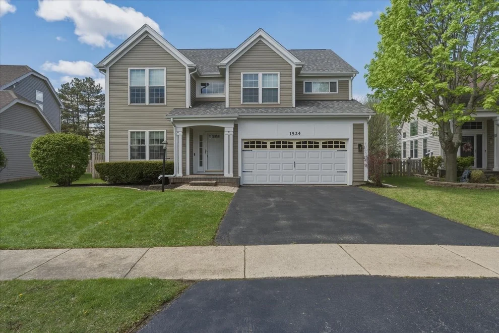 Unit for sale at 1524 Woodbury Circle, Gurnee, IL 60031