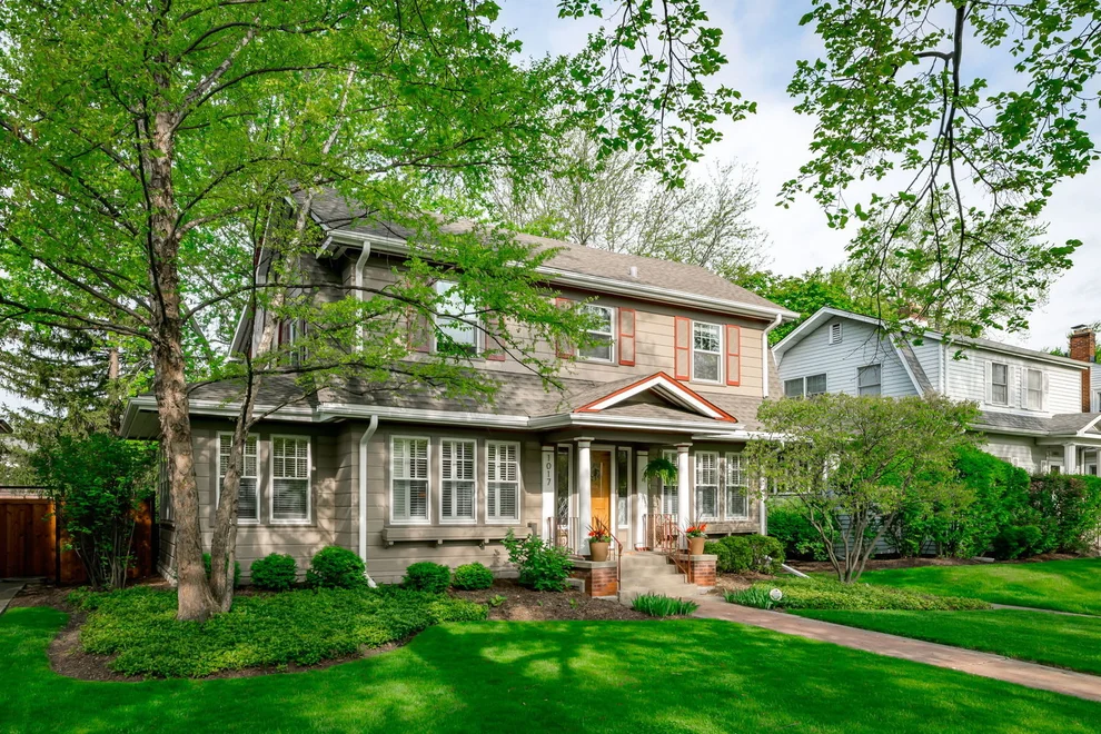 Unit for sale at 1017 N Grove Avenue, Oak Park, IL 60302