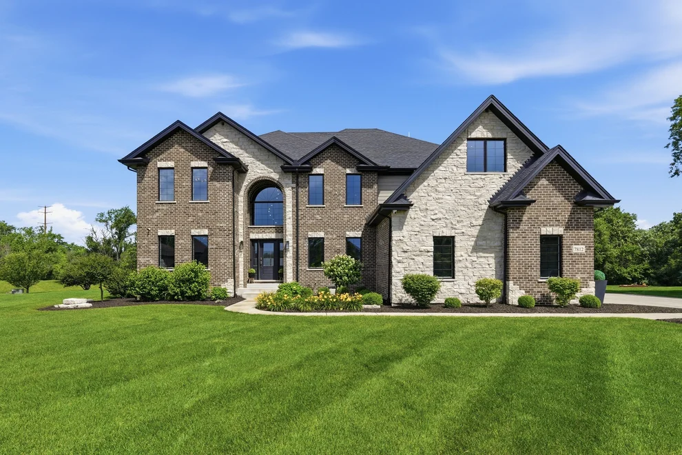 Unit for sale at 7812 Northwoods Drive, Frankfort, IL 60423