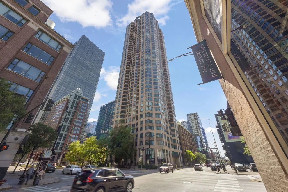 Unit for sale at 400 N Lasalle Street, Chicago, IL 60654