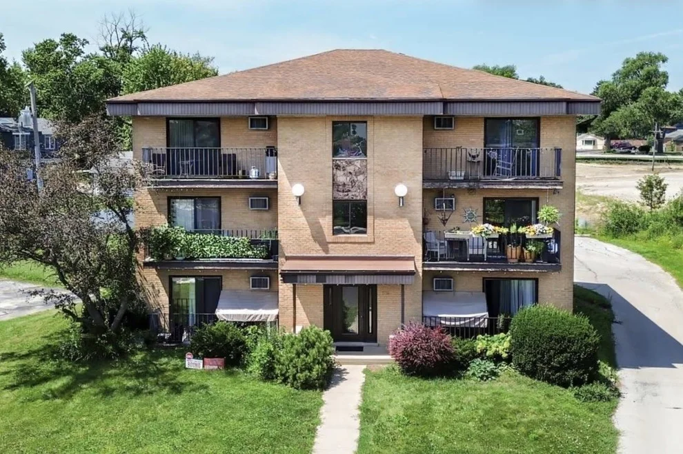 Unit for sale at 7714 Wildwood Court, Darien, IL 60561