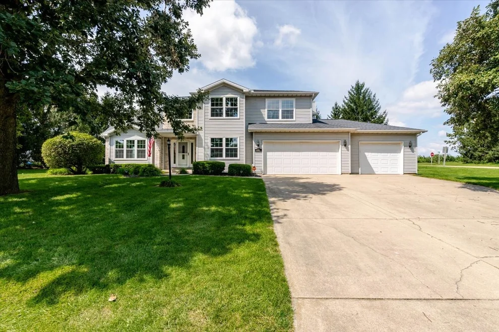 Unit for sale at 9962 Wolf Hill Road, Bloomington, IL 61705