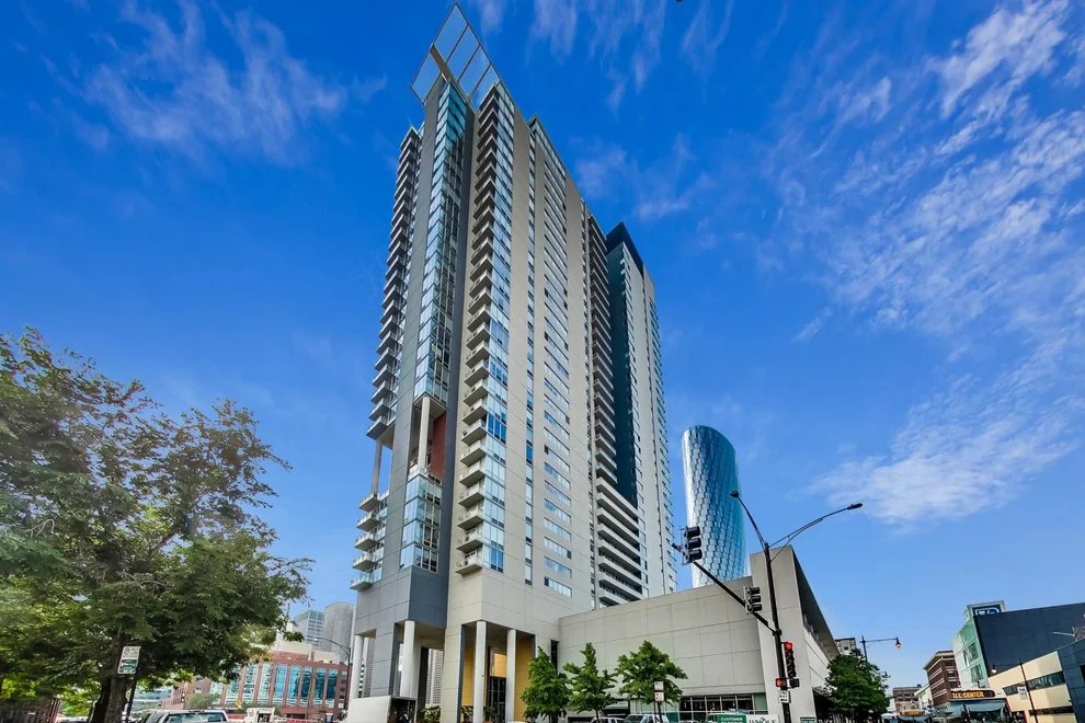 Unit for sale at 737 W Washington Boulevard, Chicago, IL 60661