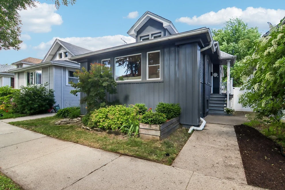 Unit for sale at 1116 S Harvey Avenue, Oak Park, IL 60304