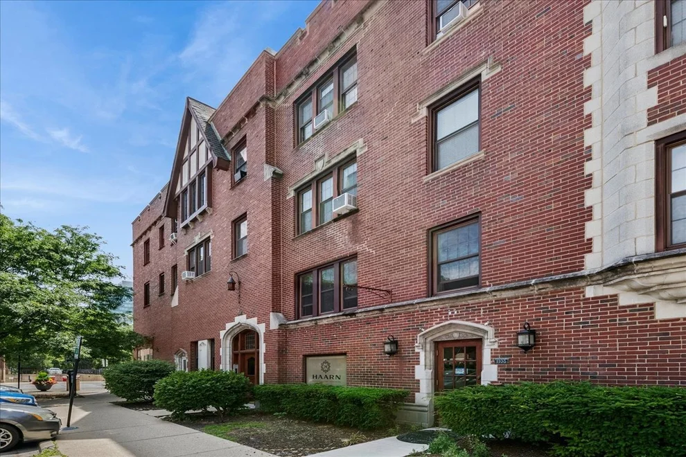 Unit for sale at 1103 Holly Court, Oak Park, IL 60301