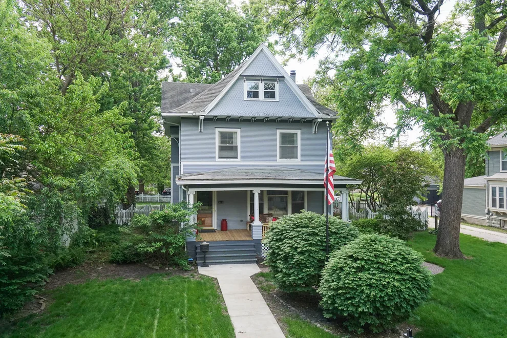Unit for sale at 903 E Jefferson Street, Bloomington, IL 61701