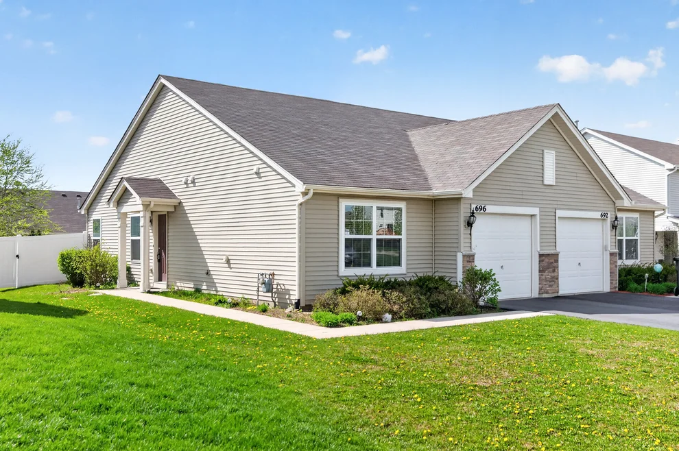Unit for sale at 696 Vine Street, Hampshire, IL 60140