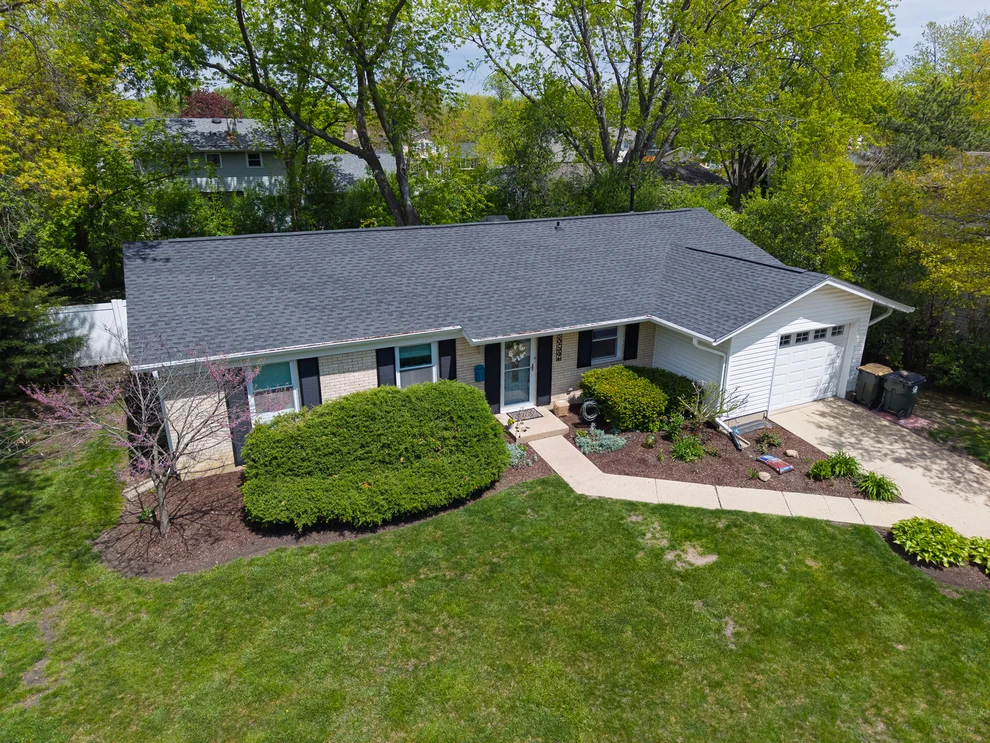 Unit for sale at 852 E Anderson Drive, Palatine, IL 60074