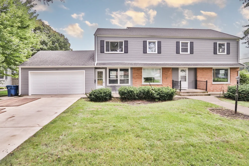 Unit for sale at 101 N Eastern Avenue, Bartlett, IL 60103