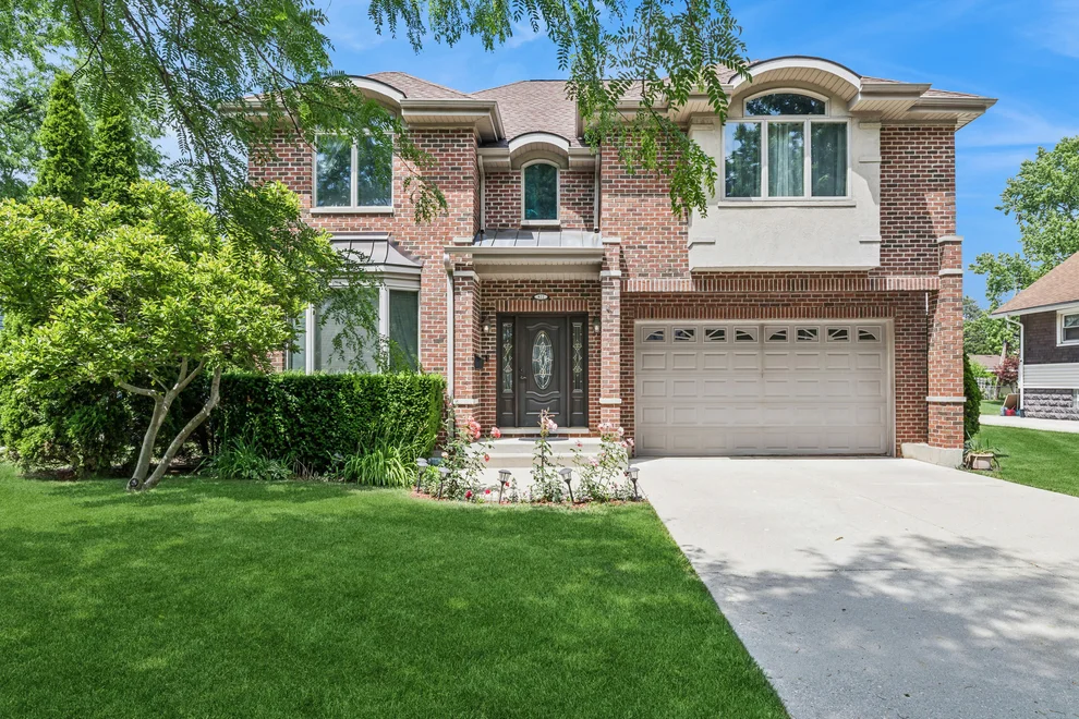 Unit for sale at 822 E Prairie Avenue, Des Plaines, IL 60016