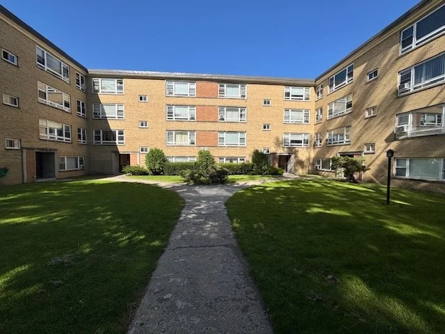 Unit for sale at 6114 N Damen Avenue, Chicago, IL 60659