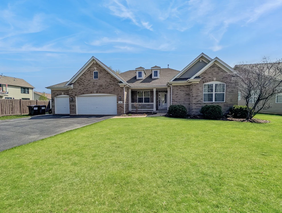 Unit for sale at 1906 Hillside Lane, McHenry, IL 60051