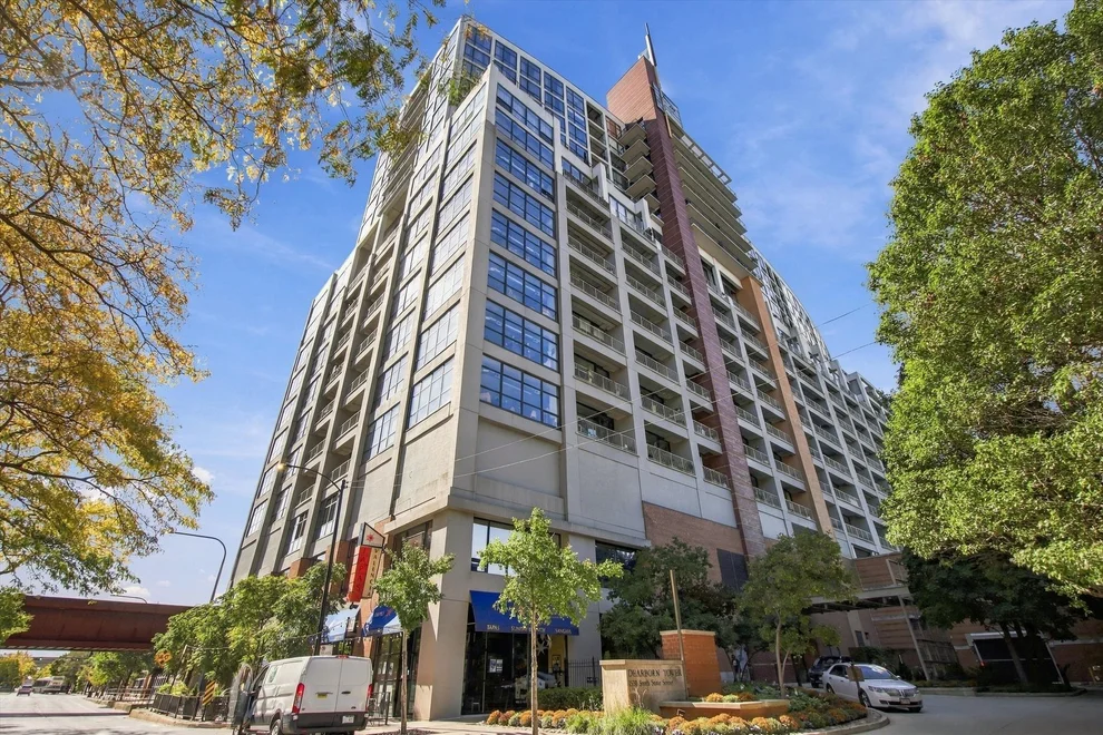 Unit for sale at 1530 S State Street, Chicago, IL 60605