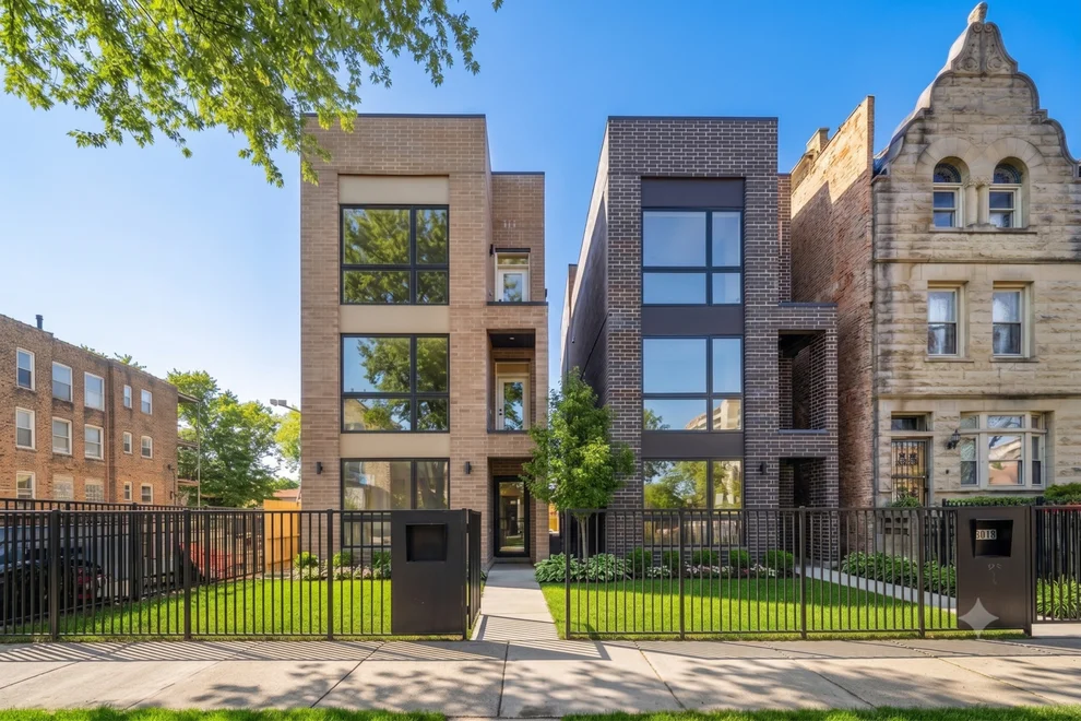 Unit for sale at 4206 S Calumet Avenue, Chicago, IL 60653