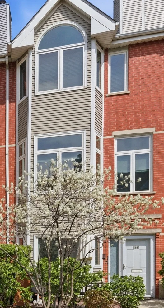 Unit for sale at 2561 N GREENVIEW Avenue, Chicago, IL 60614