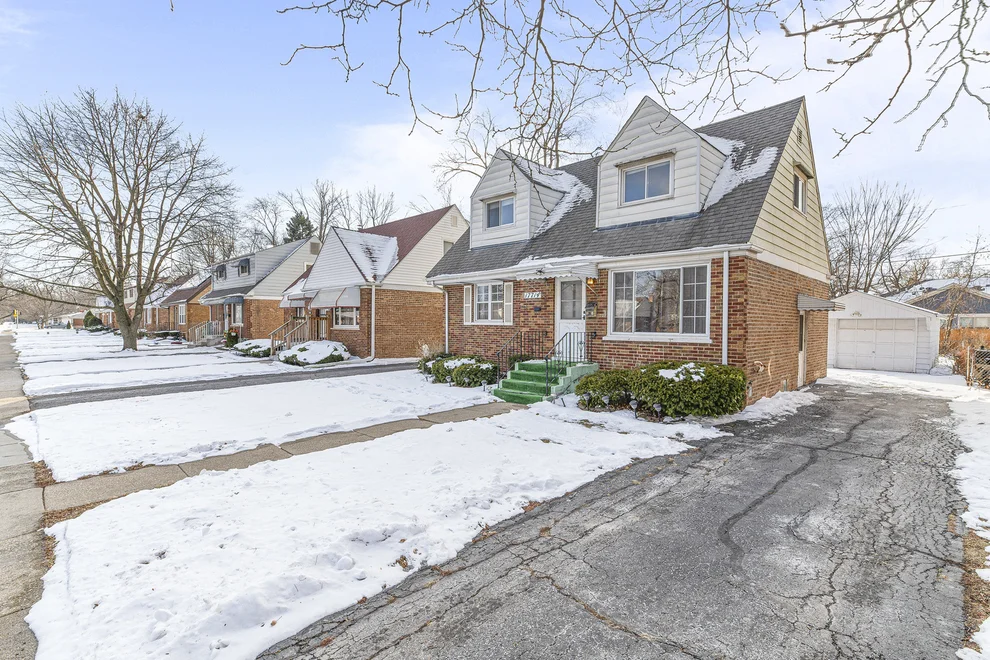 Unit for sale at 17714 Burnham Avenue, Lansing, IL 60438