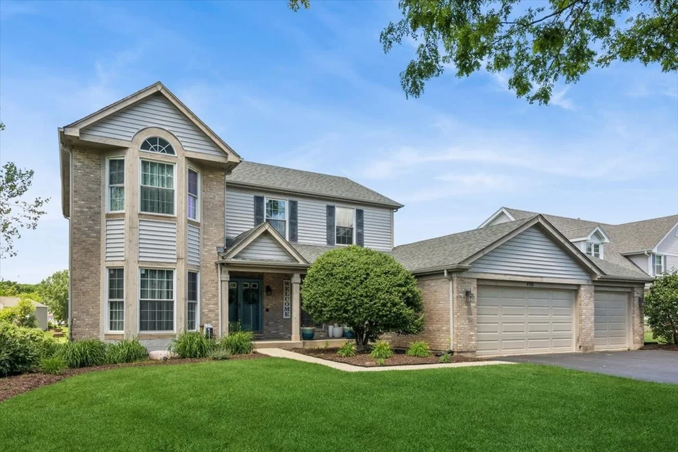 Unit for sale at 490 Flora Drive, Algonquin, IL 60102