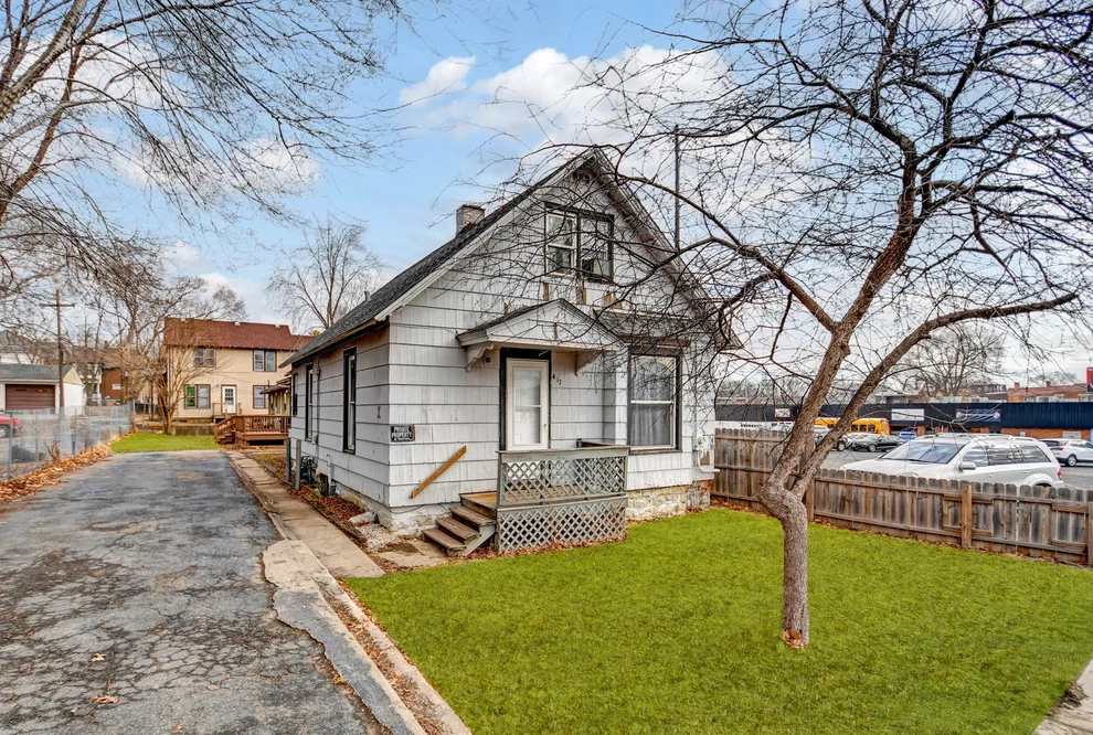 Unit for sale at 417 W Jefferson Street, Joliet, IL 60435